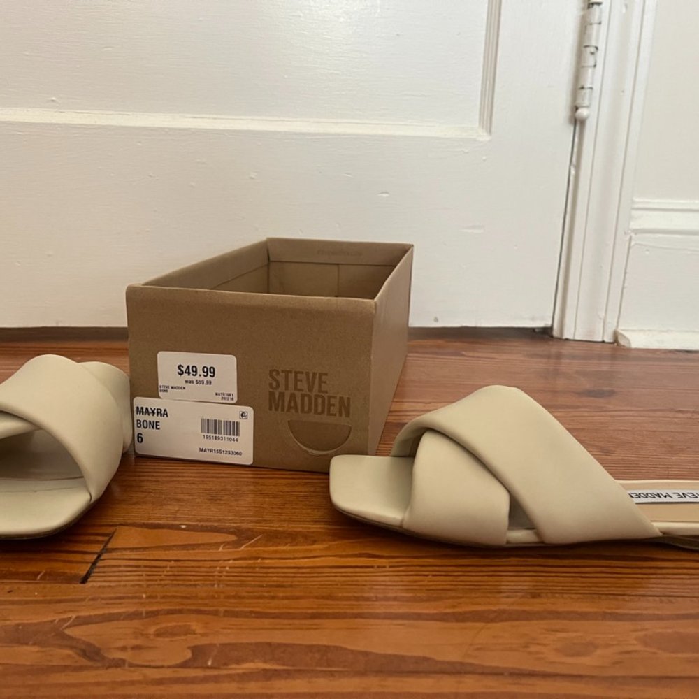 Steve Madden Mayra slide sandal in bone, size 6, square toe, flat - Picture 2 of 6